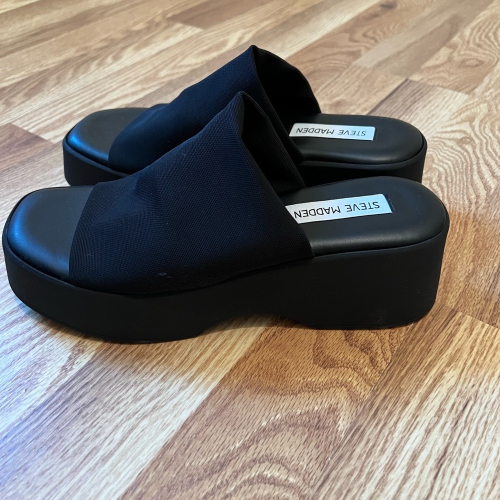 Steve Madden Black Platform Mules brand new
